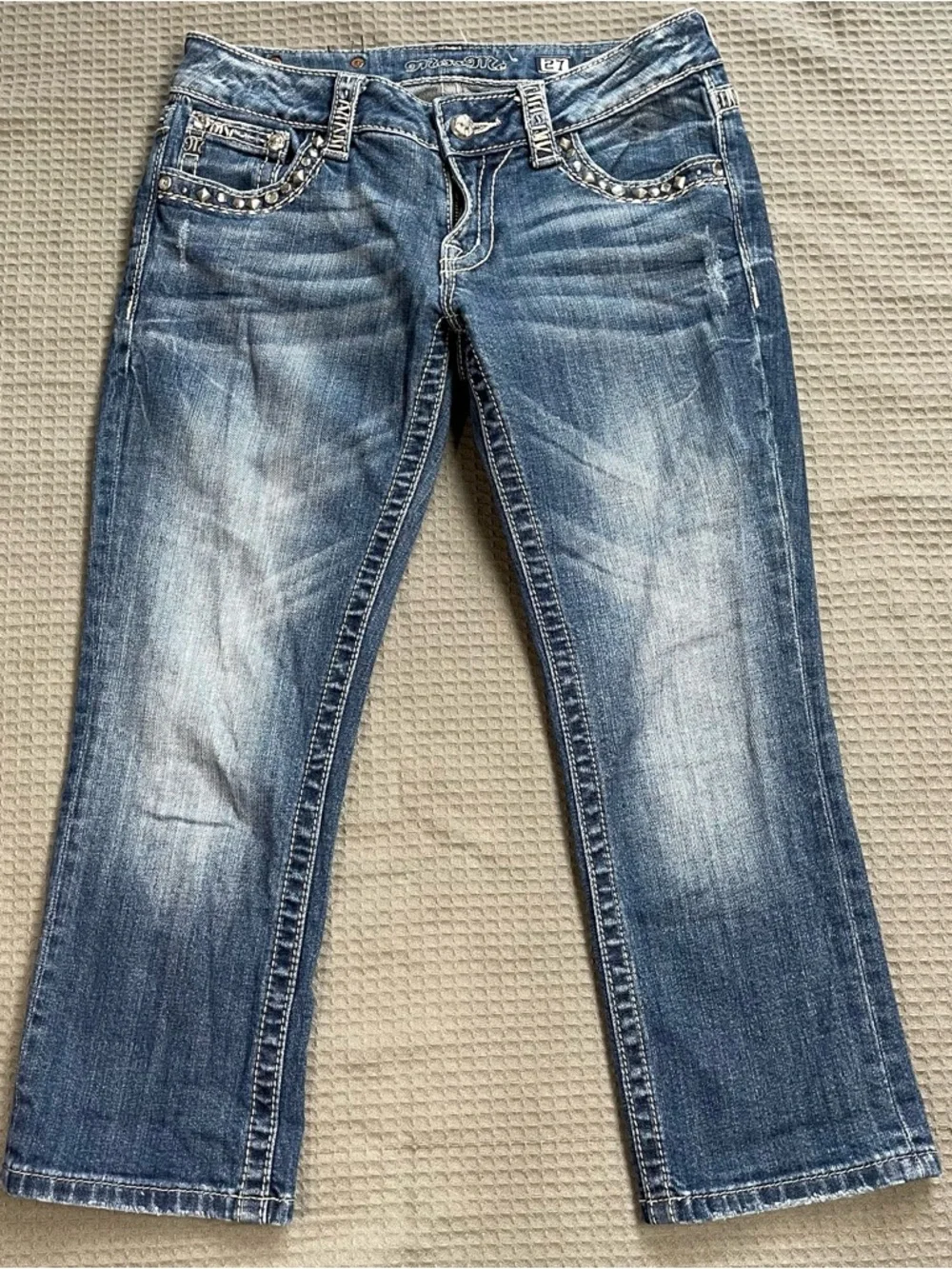 Miss Me Capri Jeans 27 Womens Studded Jeweled Buttoned‎ Back Flap Western